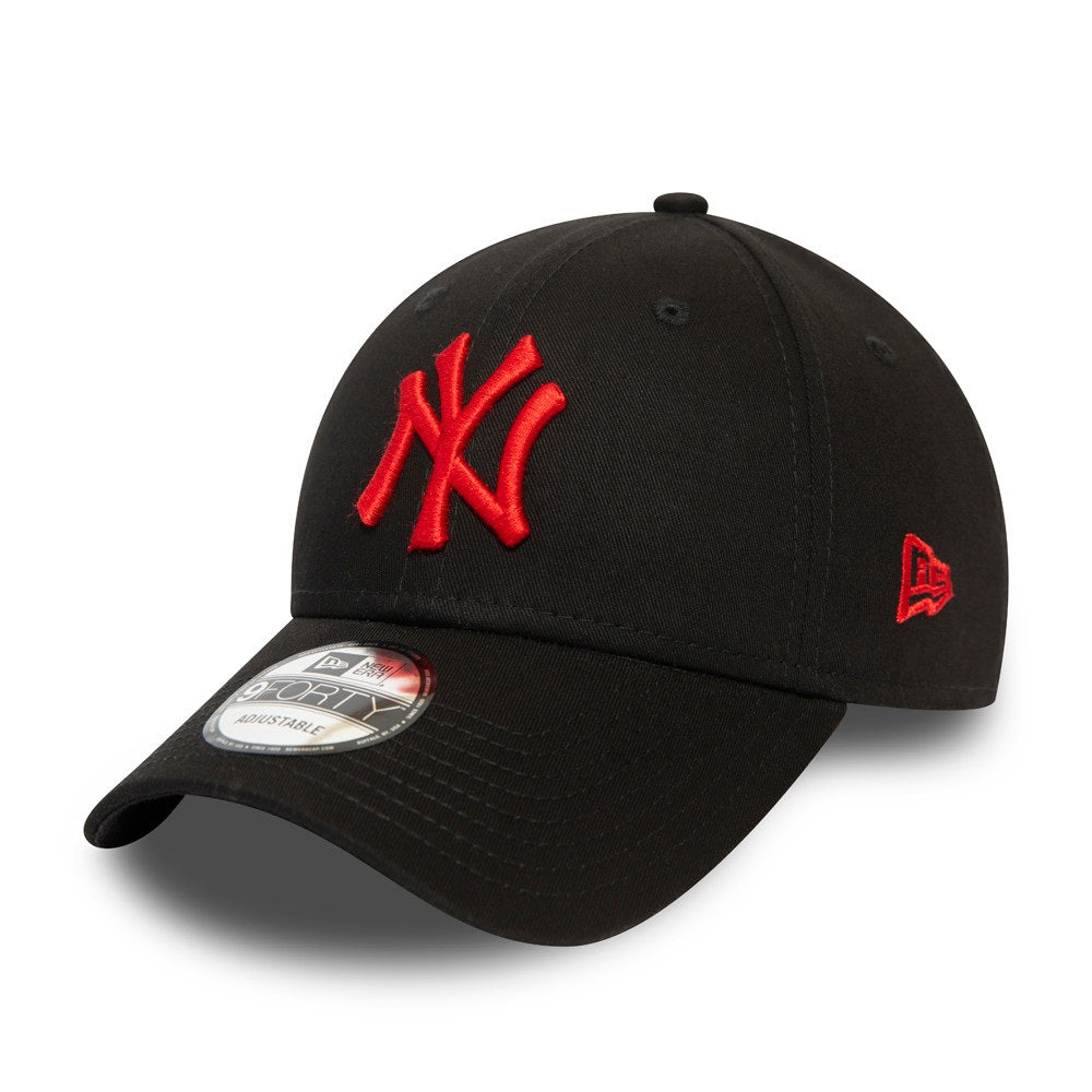 New York Yankees 9Forty League Essential Black/Red Cap – NewEra