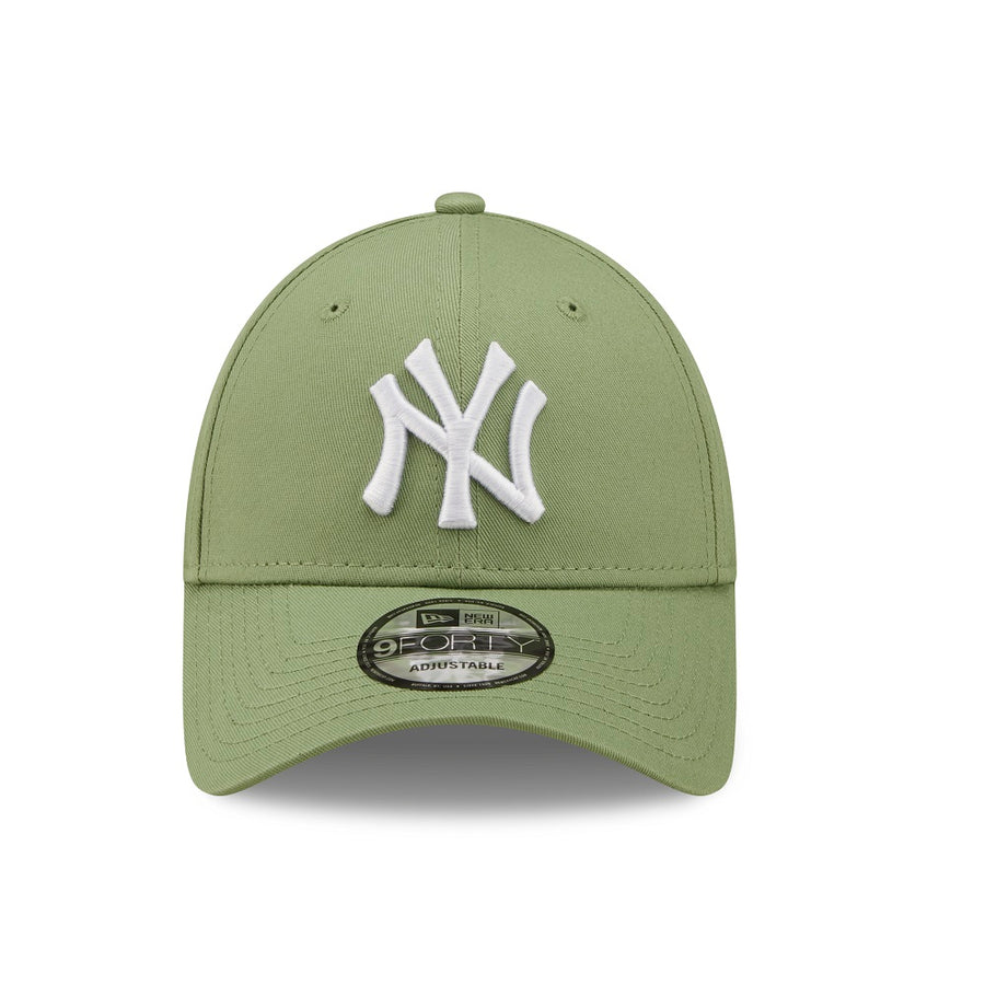 New York Yankees 9FORTY League Essential Green Cap