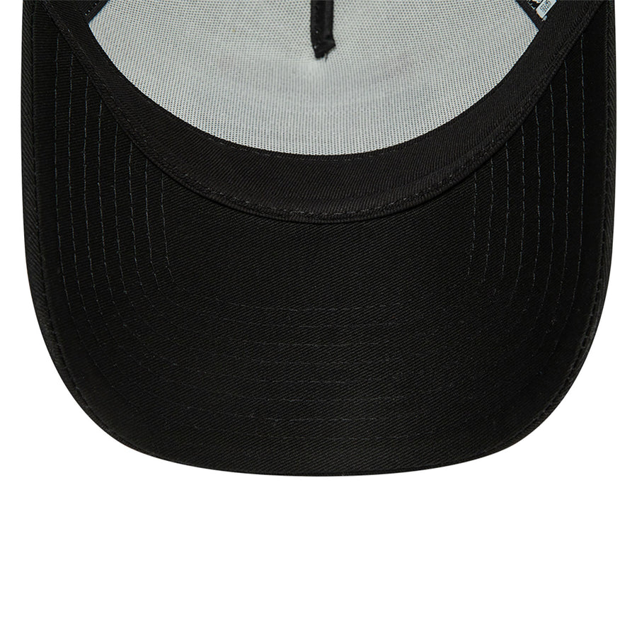 New Era Food Trucker White/Black Cap