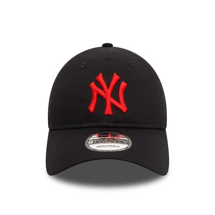 New York Yankees 9TWENTY League Essential Black Cap