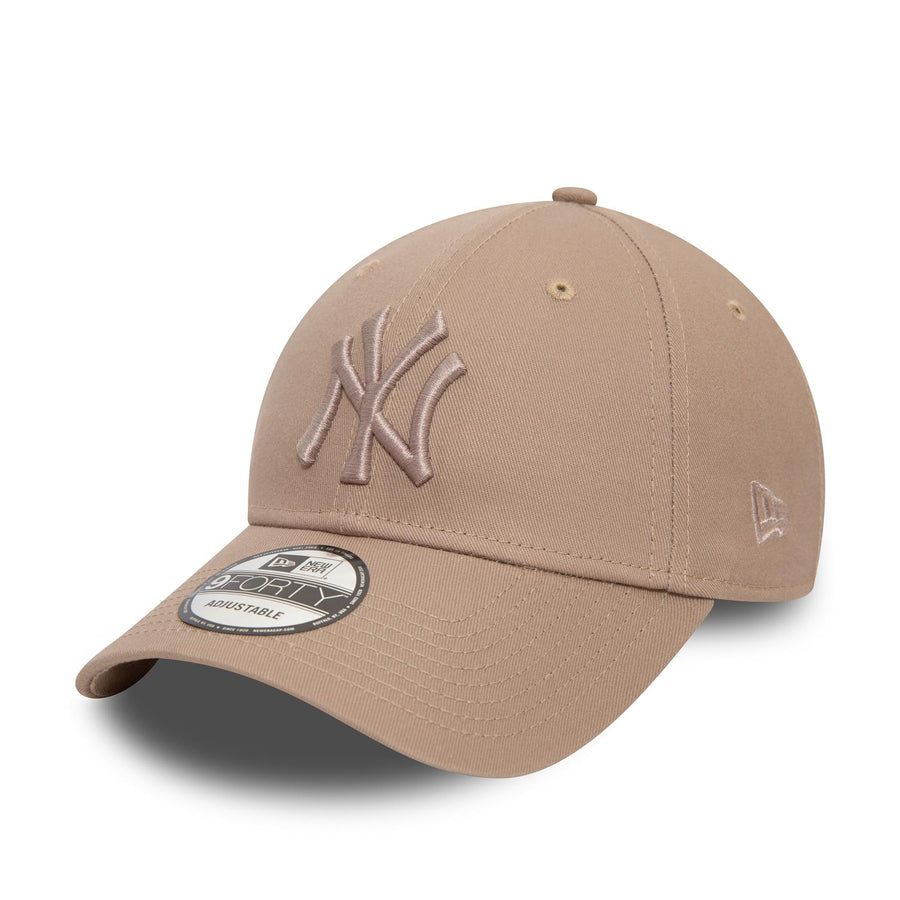 New York Yankees 9FORTY League Essential Pastel Brown  Cap