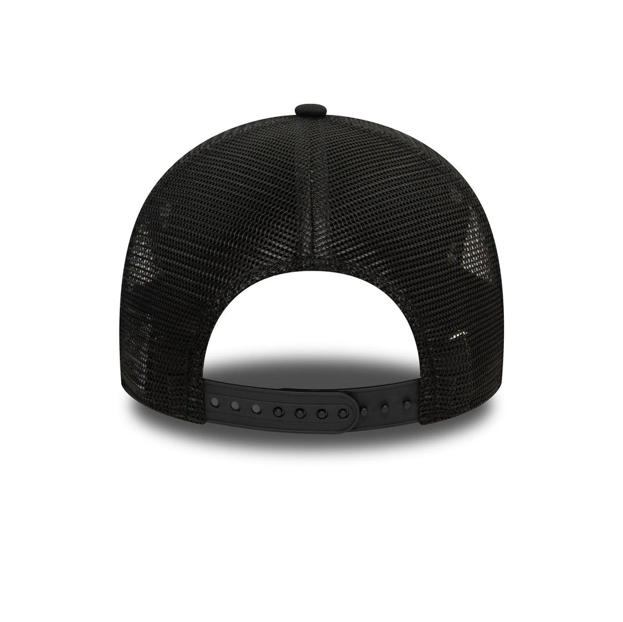 Chicago Bulls E-Frame Metallic  Black Trucker Cap