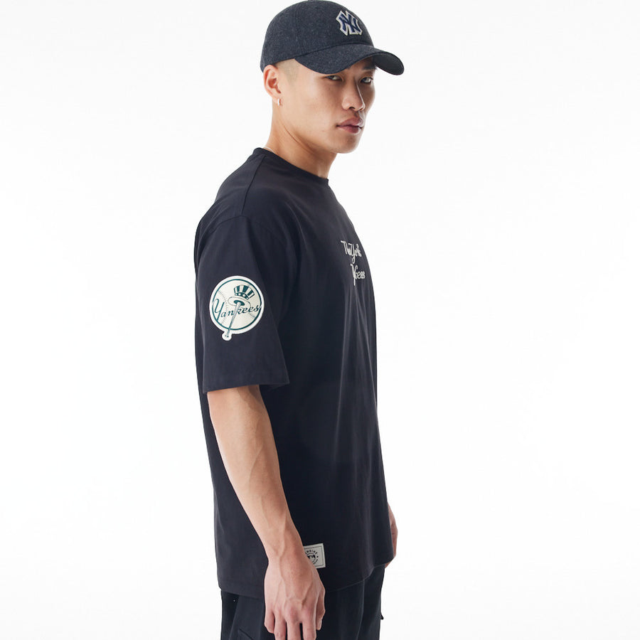 New York Yankees Oversized MLB Tartan Infill Black Tee