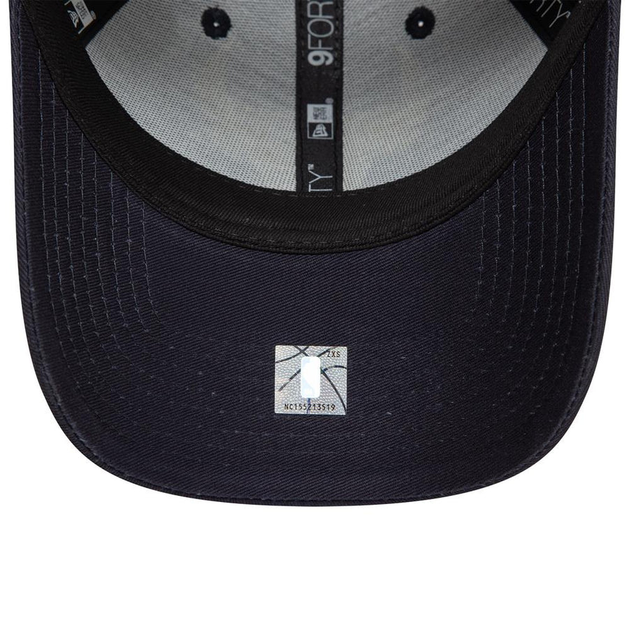 Chicago Bulls 9FORTY Metallic Badge Black Cap
