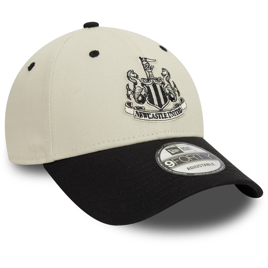 Newcastle United 9FORTY Contrast Visor Ivory/Black Cap