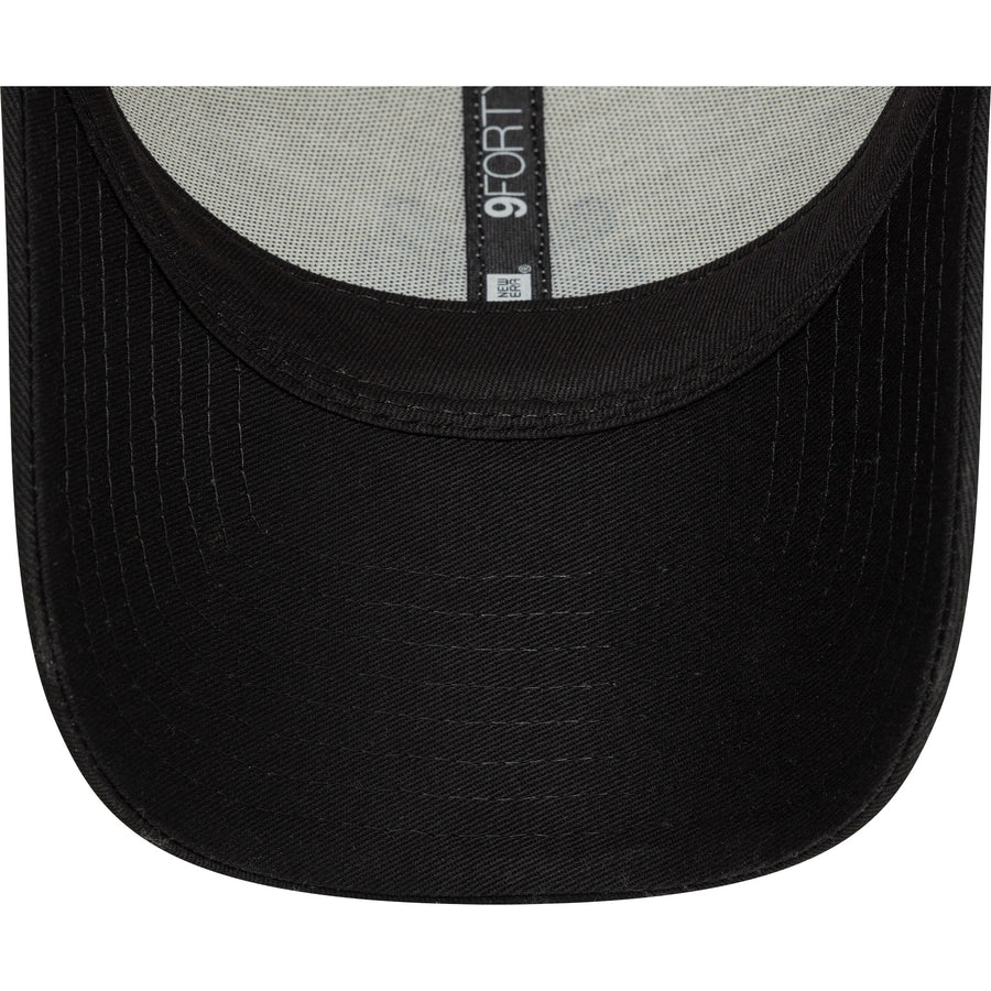 Newcastle United 9FORTY Contrast Visor Ivory/Black Cap