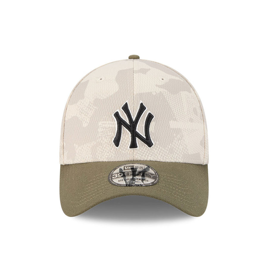 New York Yankees 39THIRTY MLB Armed Forces Day 2025 Stone/Olive Cap