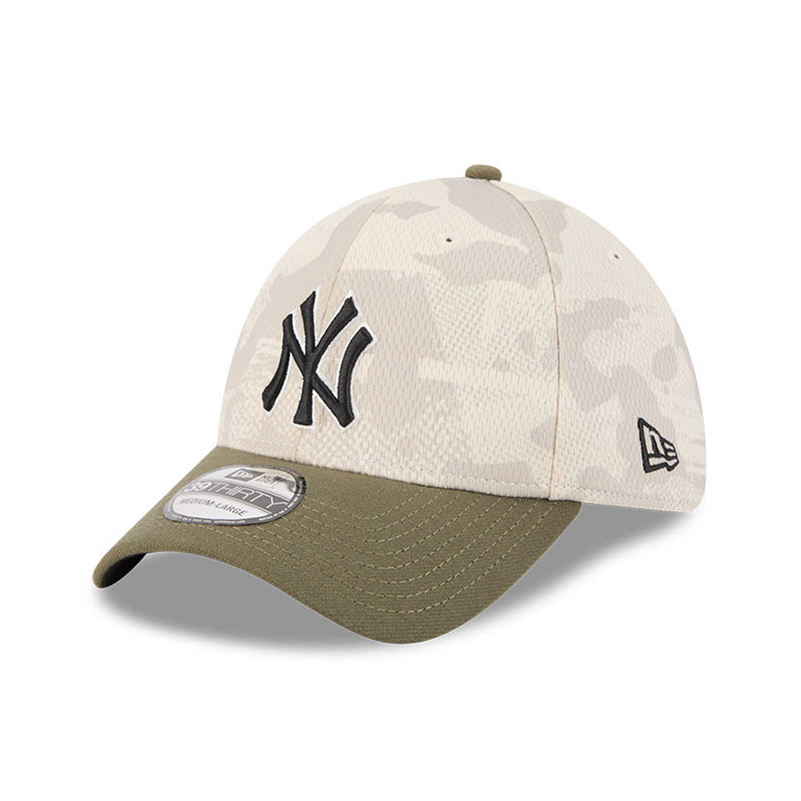New York Yankees 39THIRTY MLB Armed Forces Day 2025 Stone/Olive Cap