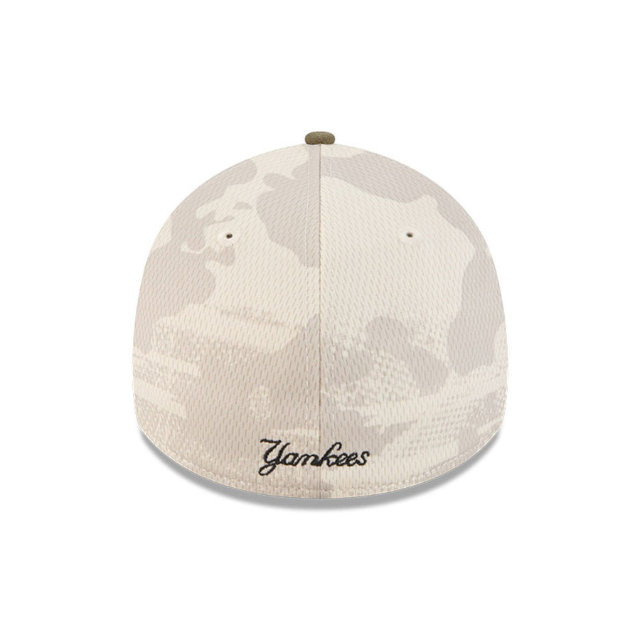 New York Yankees 39THIRTY MLB Armed Forces Day 2025 Stone/Olive Cap