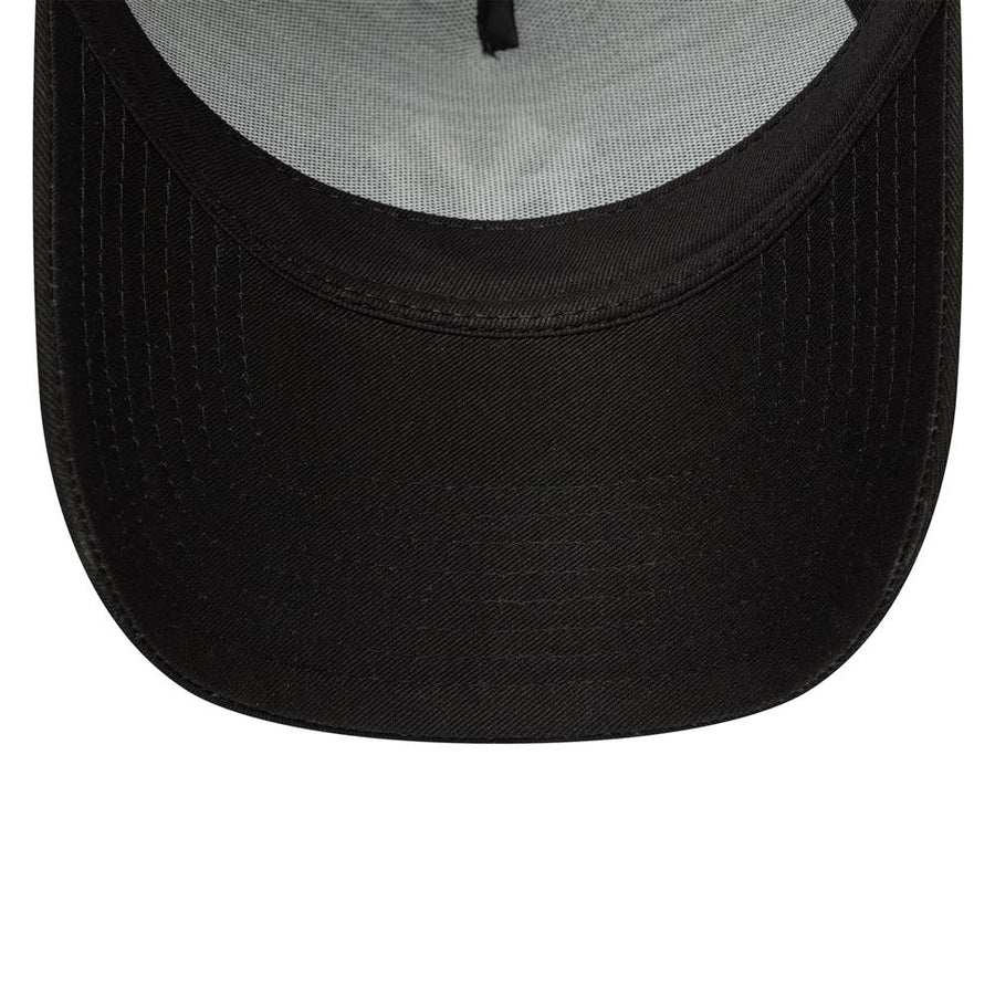 New York Yankees E-Frame League Essential Black Trucker Cap