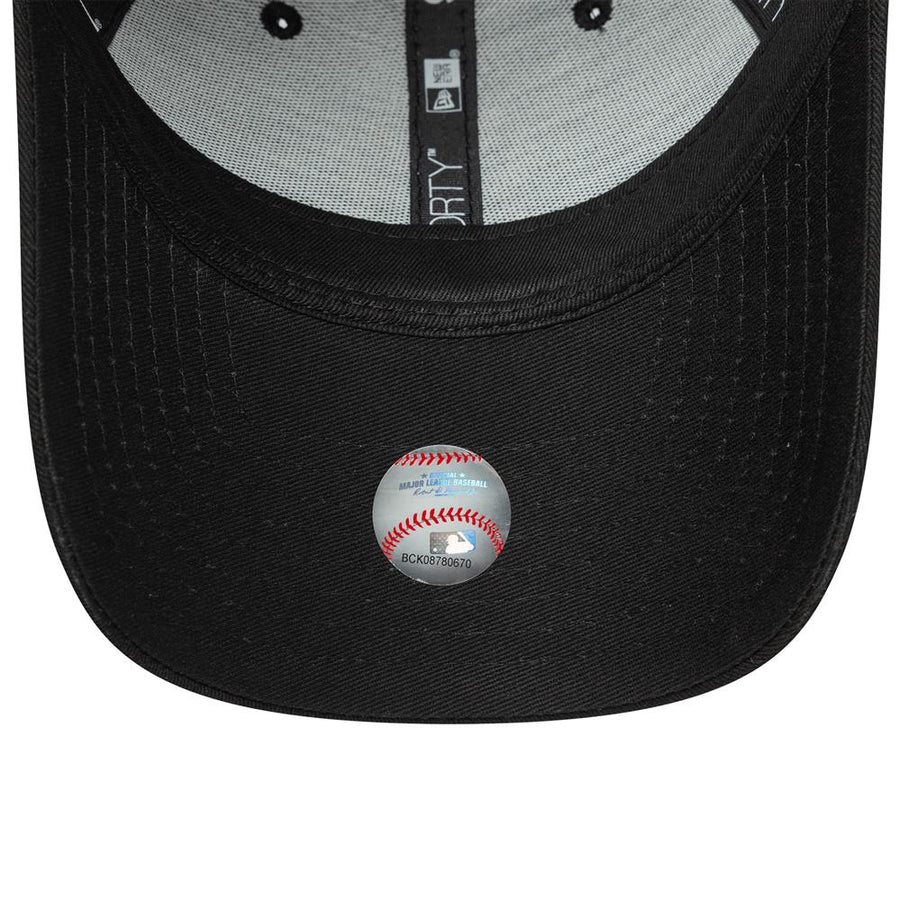 New York Yankees 9FORTY Womens MLB Leopard Infill Black Cap