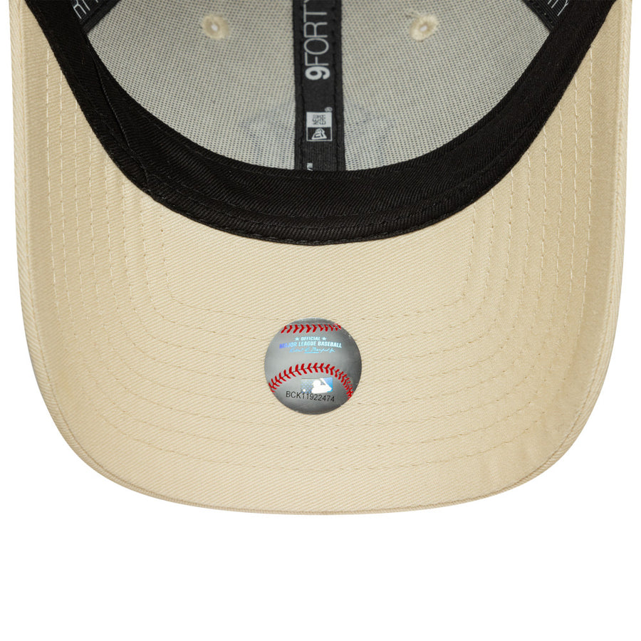 New York Yankees 9FORTY MLB Team Outline Stone Cap