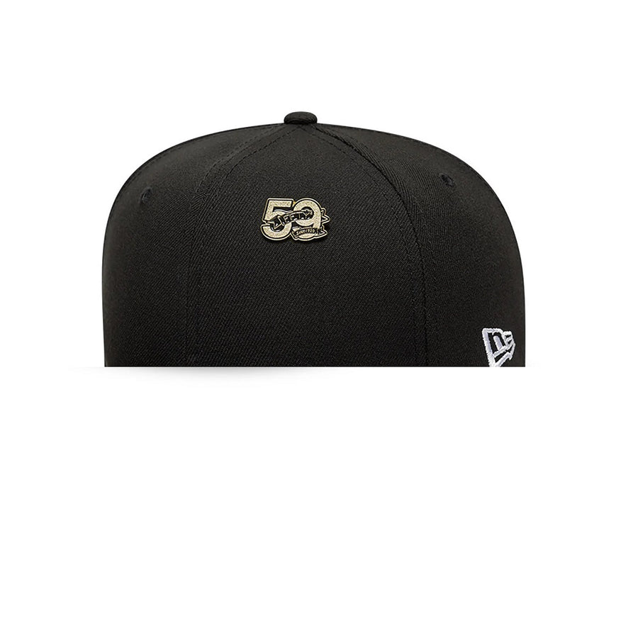 New Era 59FIFTY Day Banner Logo Gold/Black Pin Badge