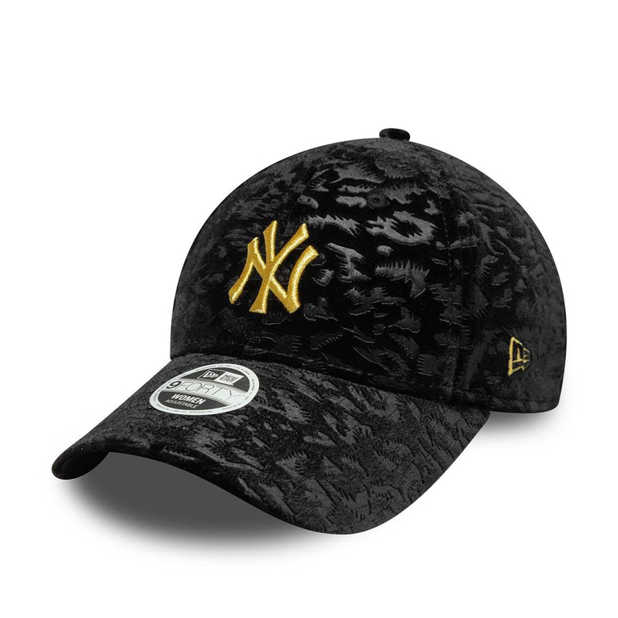 New York Yankees 9FORTY Womens Leo Velour Black Cap