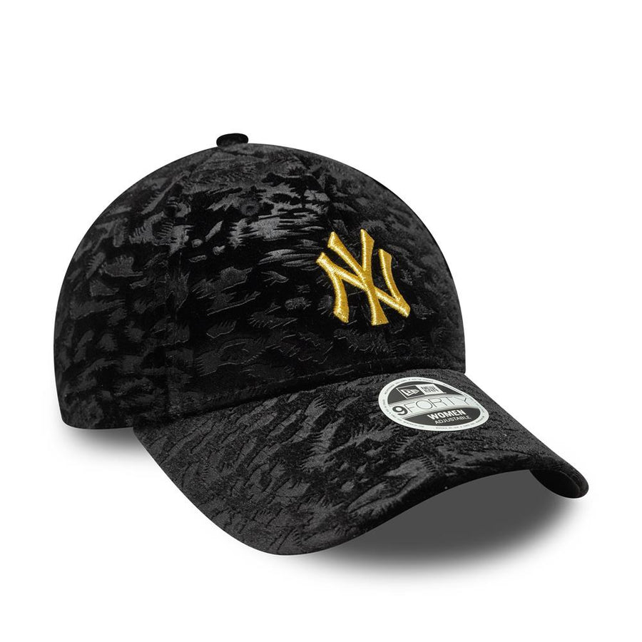 New York Yankees 9FORTY Womens Leo Velour Black Cap