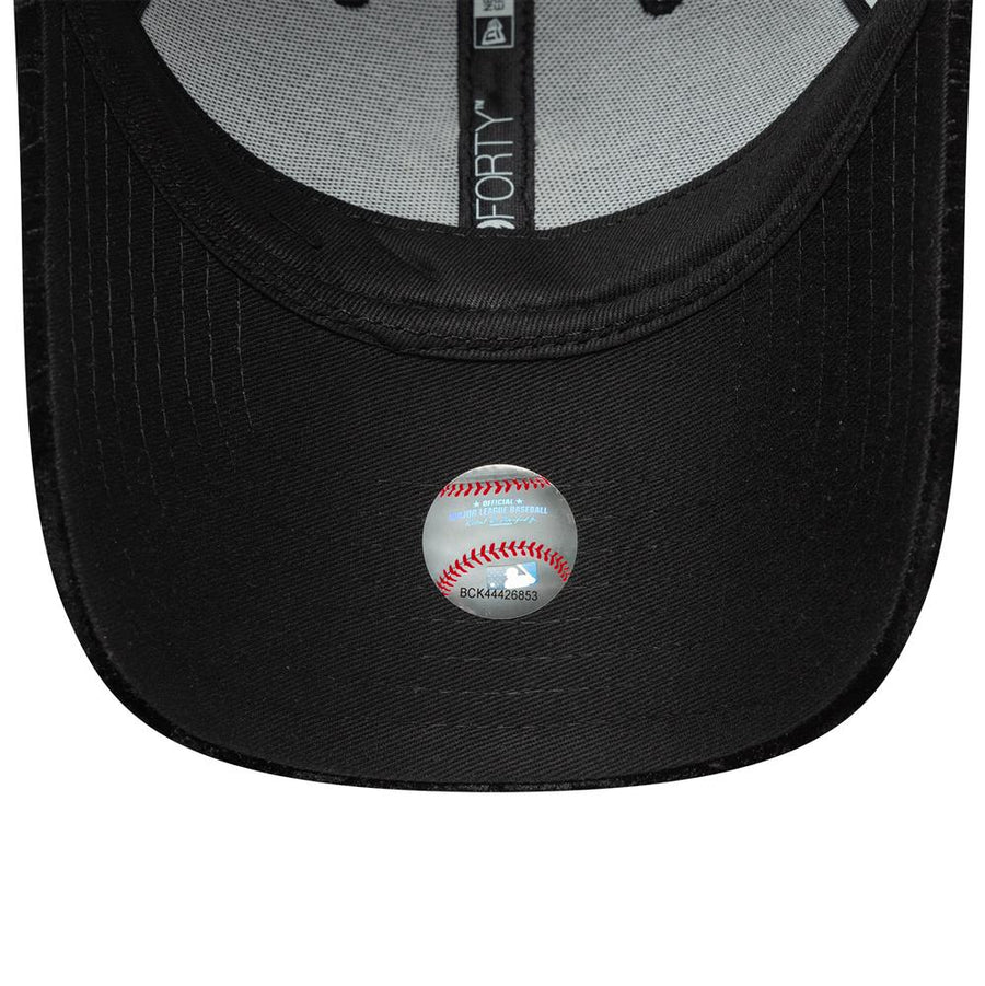 New York Yankees 9FORTY Womens Leo Velour Black Cap