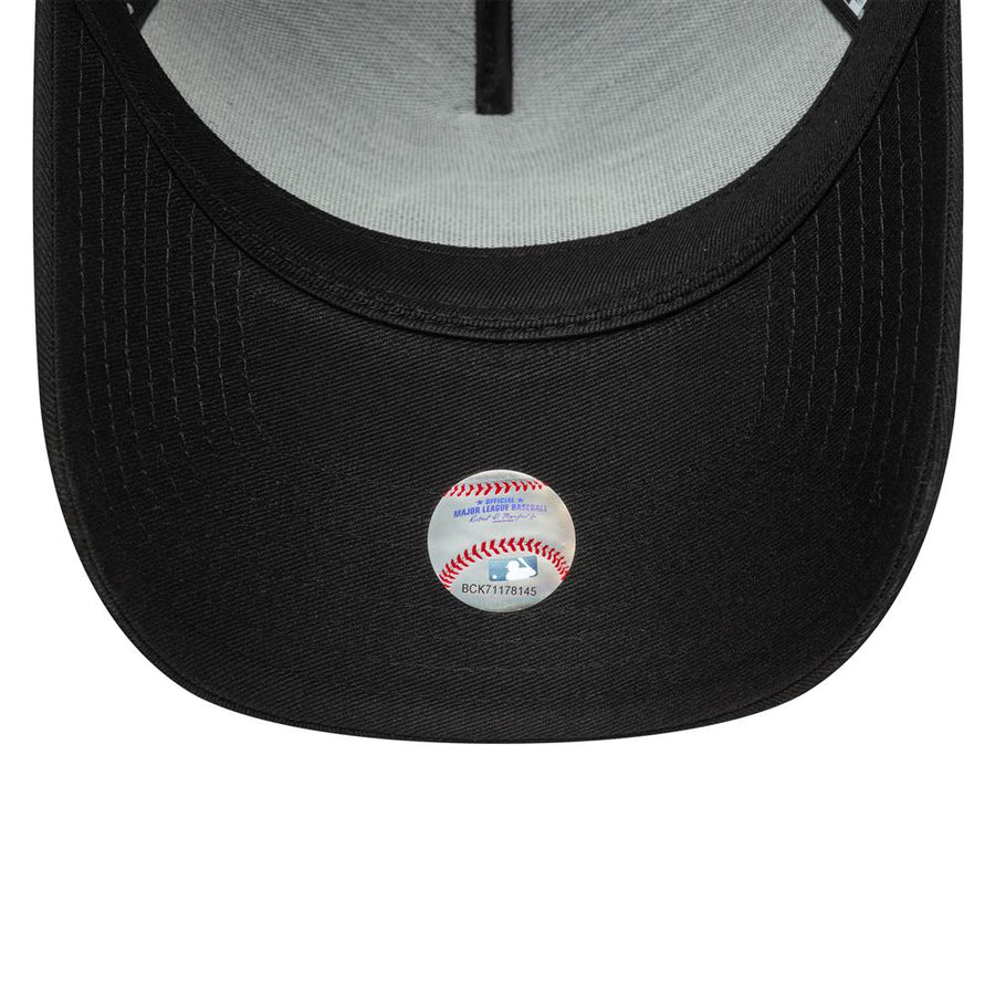 New York Yankees E-Frame MLB Team Outline Black Trucker Cap