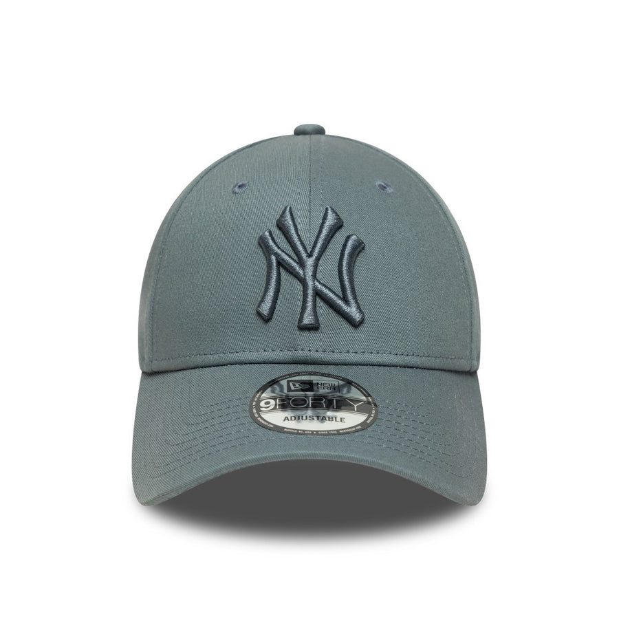 New York Yankees 9FORTY League Essential Dark Grey Cap