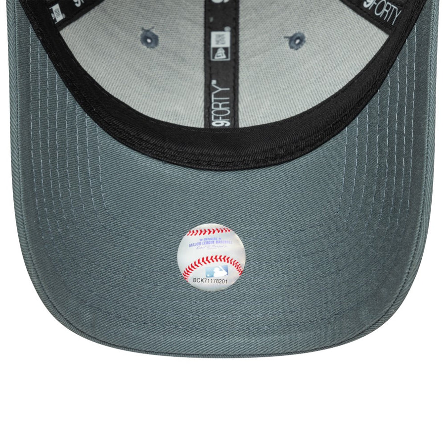 New York Yankees 9FORTY League Essential Dark Grey Cap