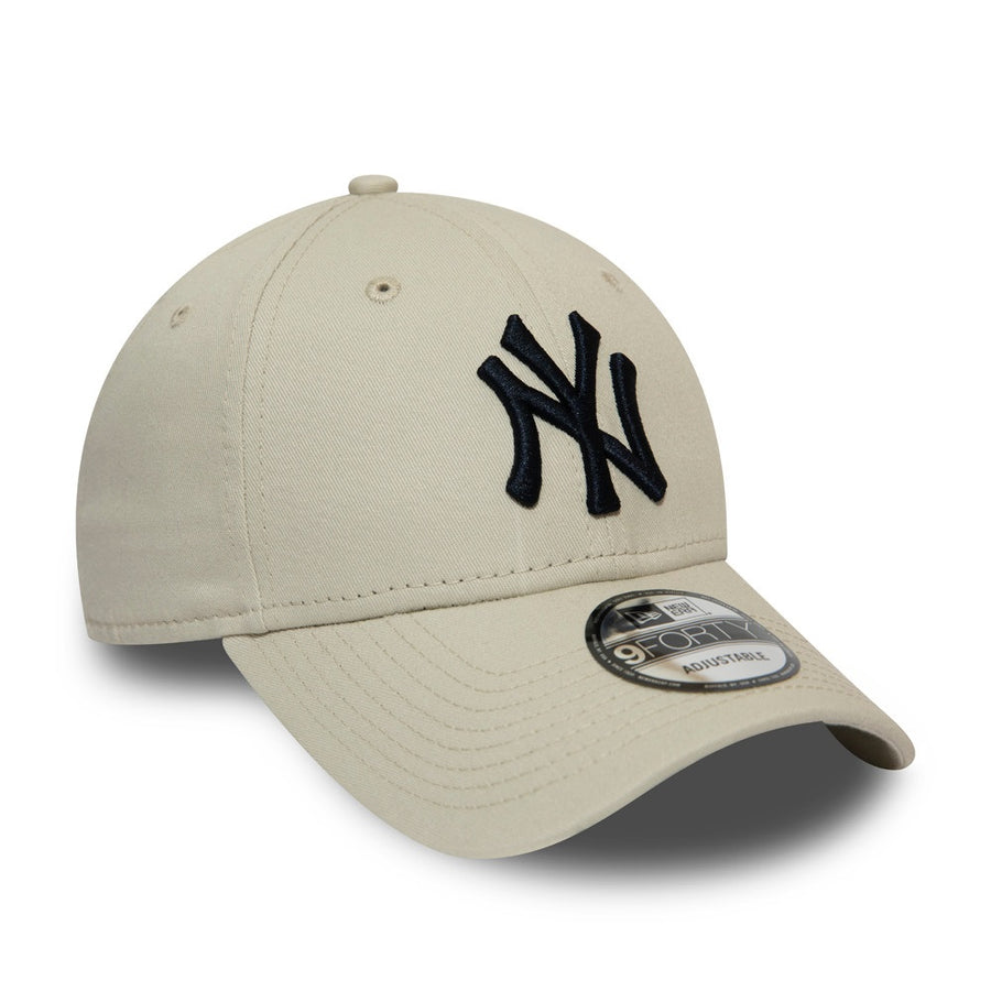 New York Yankees 9Forty League Essential Stone/Black Cap