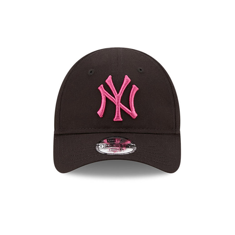 New York Yankees 9FORTY Kids League Essential Black Cap