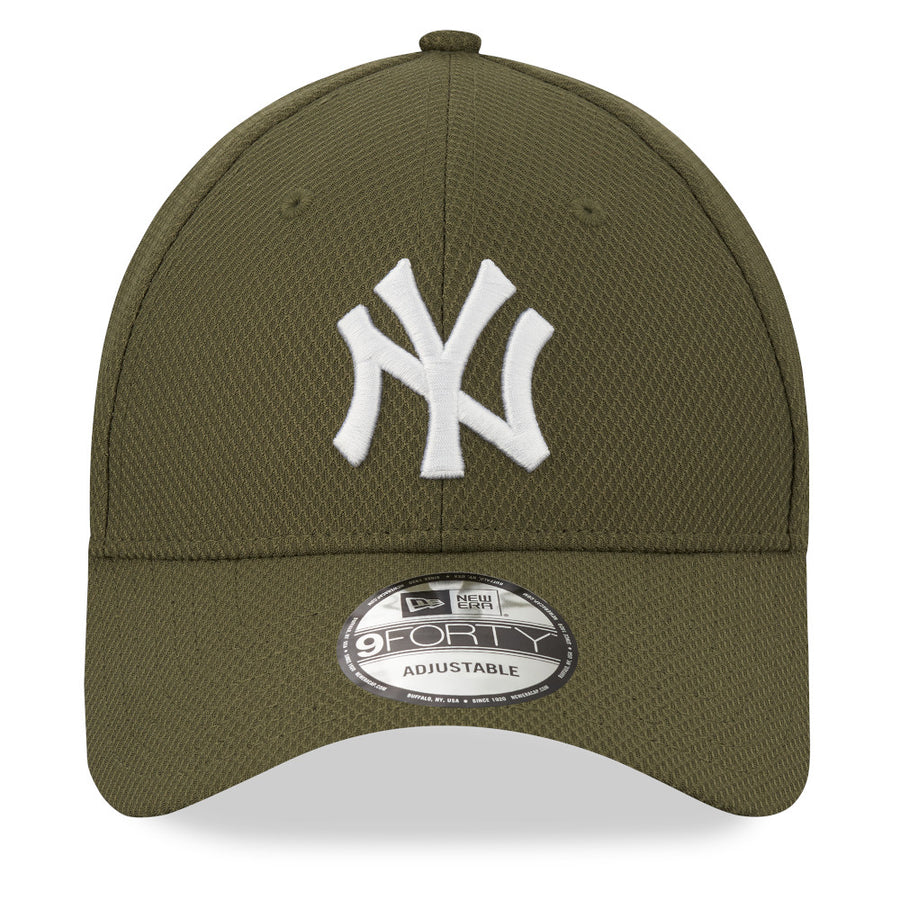 New York Yankees 9FORTY Diamond Era Essential Olive/White Cap