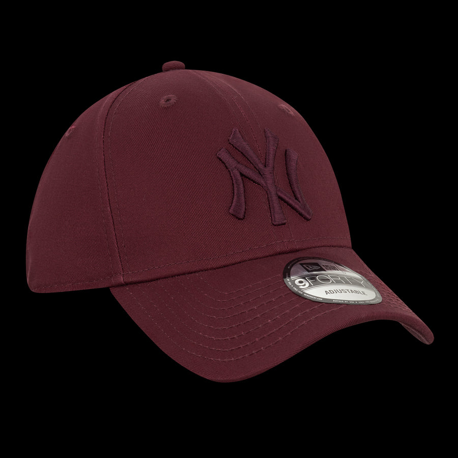 New York Yankees 9FORTY League Essential Maroon Cap